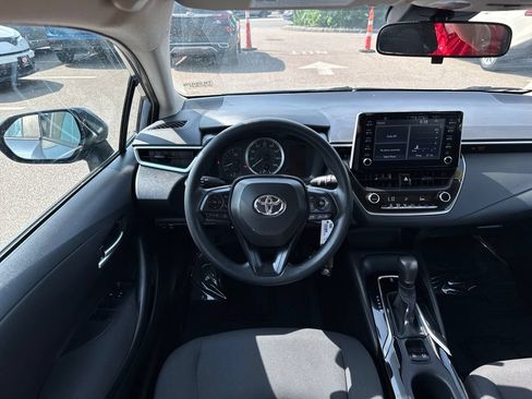 Used 2020 Toyota Corolla LE FWD image 11