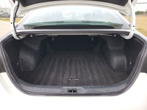 Used 2025 Nissan Altima 2.5 SV image 13