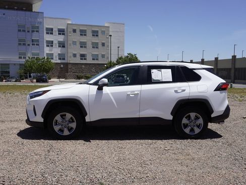 Used 2025 Toyota RAV4 XLE AWD/4WD image 8