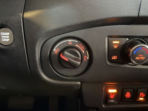 Used 2022 Nissan Frontier SV image 26