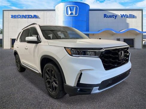 New 2025 Honda Pilot Touring image 1