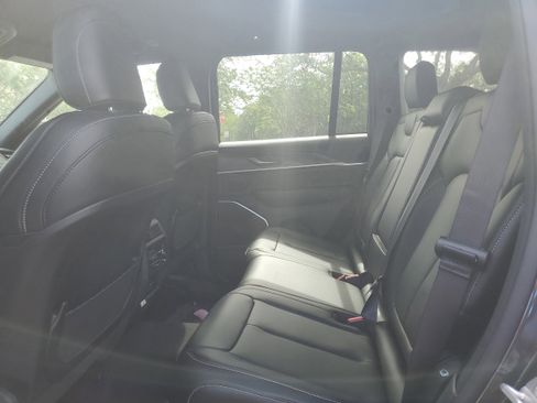 New 2026 Jeep Grand Cherokee Limited AWD/4WD image 9