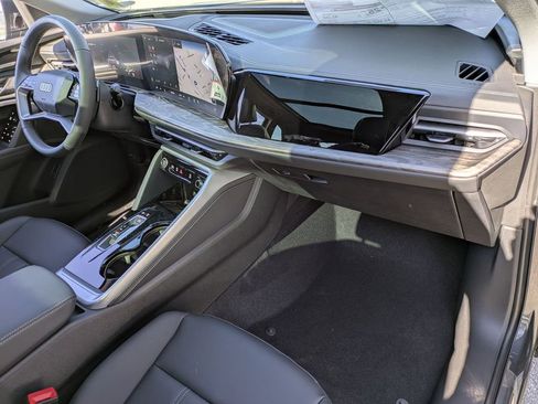 New 2025 Audi Q5 Premium Plus image 24