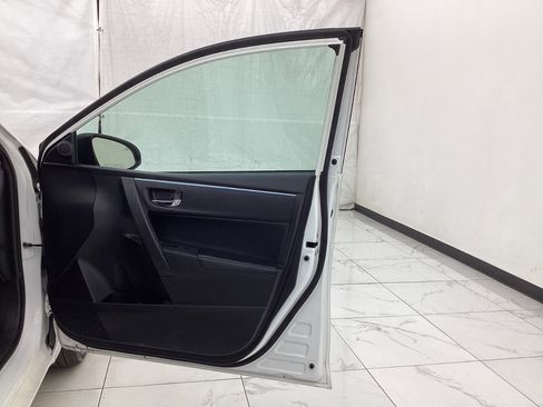 Used 2014 Toyota Corolla S image 19