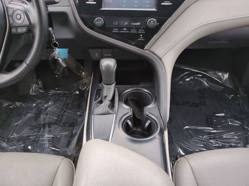 Certified 2018 Toyota Camry SE FWD image 18