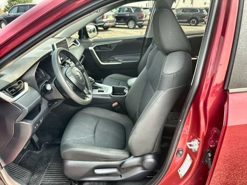 Used 2025 Toyota RAV4 LE AWD/4WD image 11
