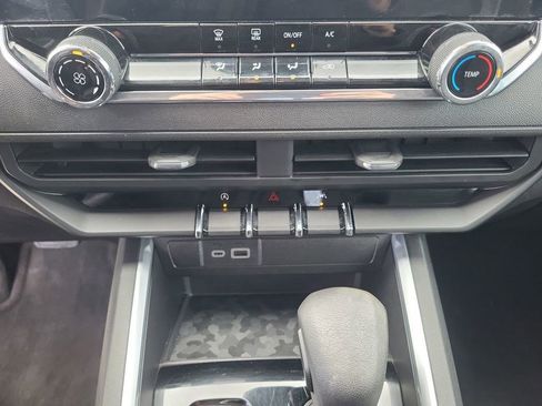 Used 2023 Chevrolet Colorado Trail Boss w/ Advanced Trailering Package image 17