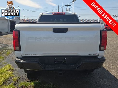 Used 2024 Chevrolet Colorado ZR2 w/ Technology Package AWD/4WD image 5