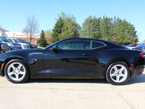 Used 2020 Chevrolet Camaro LT image 3