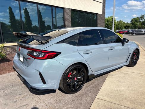 Used 2025 Honda Civic Type R image 3