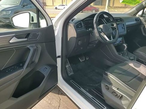 Used 2022 Volkswagen Tiguan SEL R-Line image 15