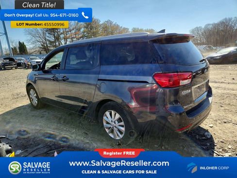 Used 2017 Kia Sedona LX w/ LX Essentials Premium Package FWD image 3