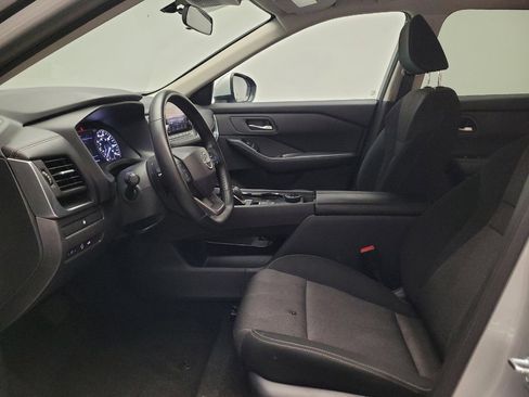 Used 2025 Nissan Rogue SV AWD/4WD image 17
