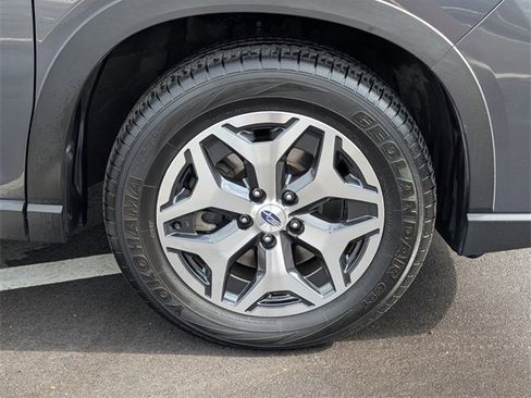 Used 2021 Subaru Forester Premium image 15