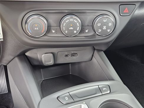 New 2026 Chevrolet Trax LS w/ LS Convenience Package FWD image 20