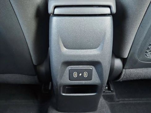 Used 2025 Hyundai Venue SEL FWD image 17