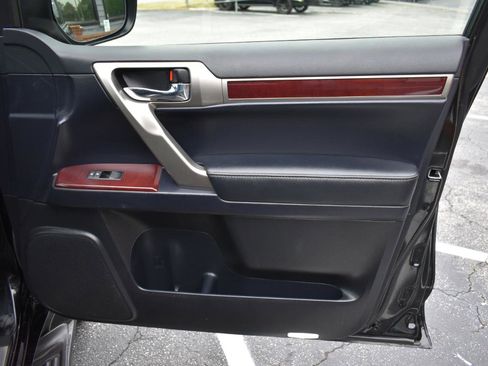 Used 2017 Lexus GX 460 Premium AWD/4WD image 41