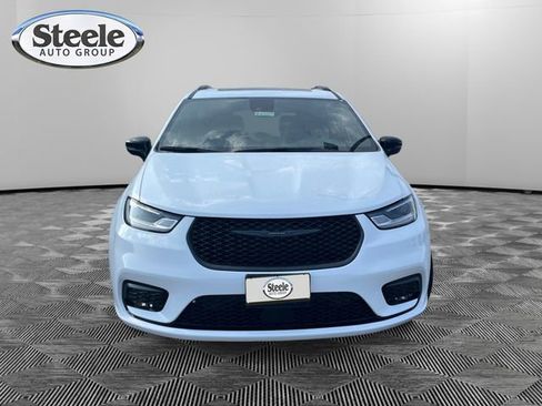 New 2026 Chrysler Pacifica Limited w/ S Appearance Package image 8