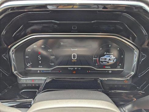 New 2025 GMC Sierra 1500 SLE image 12