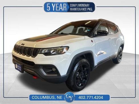 Used 2024 Jeep Compass Trailhawk image 1