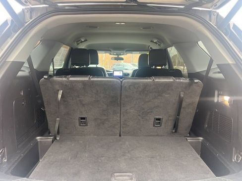 Used 2022 Ford Explorer XLT w/ Equipment Group 202A image 15