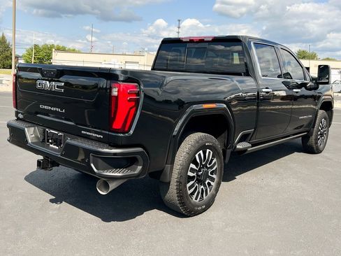 Used 2025 GMC Sierra 3500 Denali Ultimate image 12