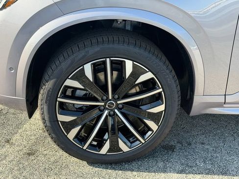 New 2026 Volvo XC90 B5 Plus AWD/4WD image 11