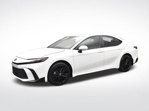 Used 2025 Toyota Camry SE w/ Convenience Package AWD/4WD image 16