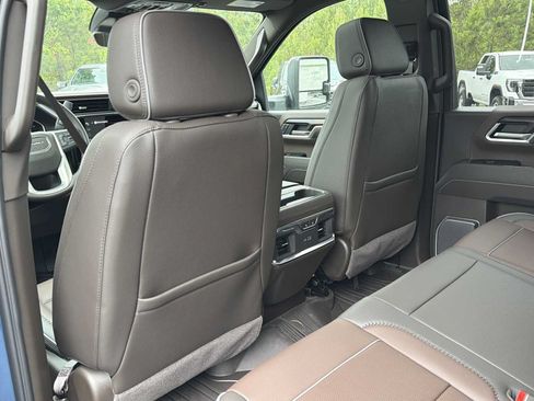 New 2026 GMC Sierra 2500 Denali w/ Denali Reserve Package AWD/4WD image 23
