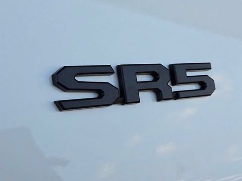 Used 2025 Toyota 4Runner SR5 AWD/4WD image 13