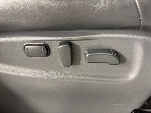 Used 2018 Nissan Armada Platinum w/ Interior Lighting Package RWD image 35