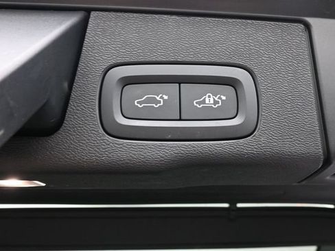 Used 2023 Volvo XC60 B5 Ultimate AWD/4WD image 32