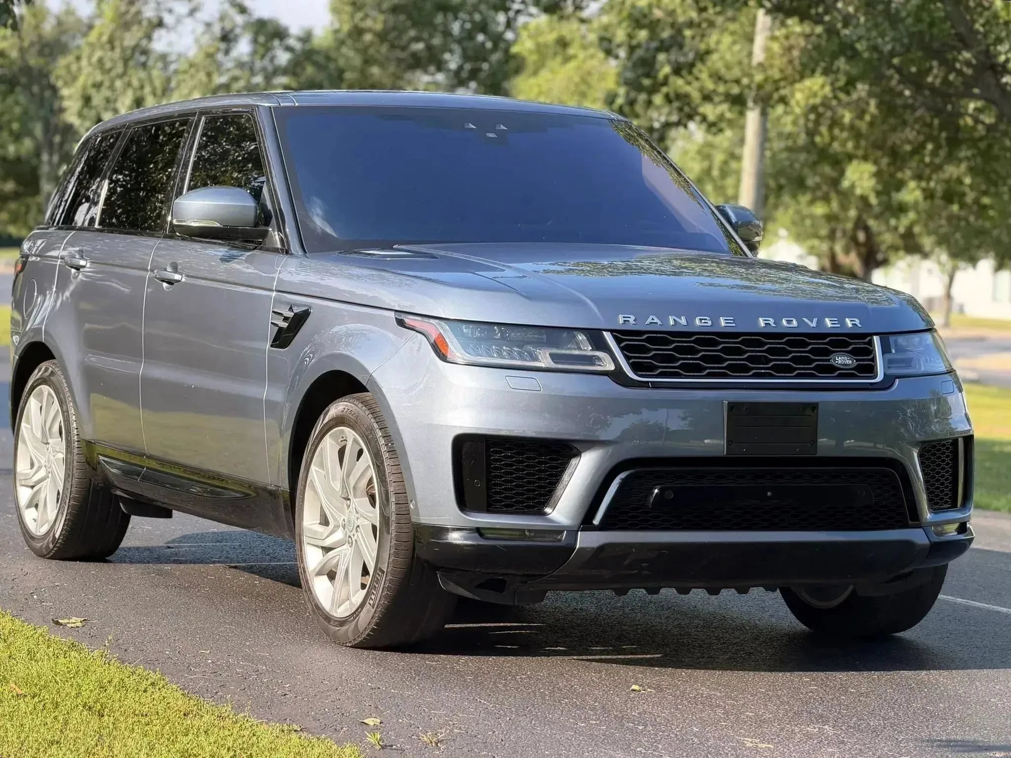 Used 2019 Land Rover Range Rover Sport HSE AWD/4WD image 3