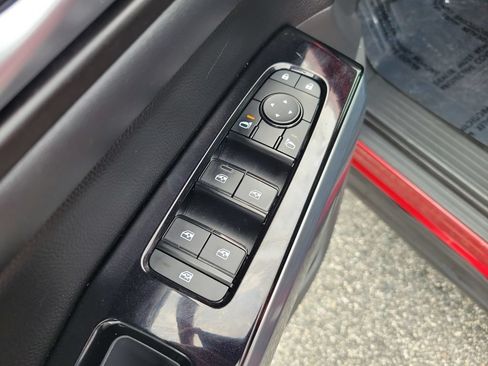 Certified 2023 Nissan Pathfinder SL FWD image 14
