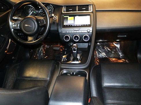 Used 2020 Jaguar E-PACE SE image 17