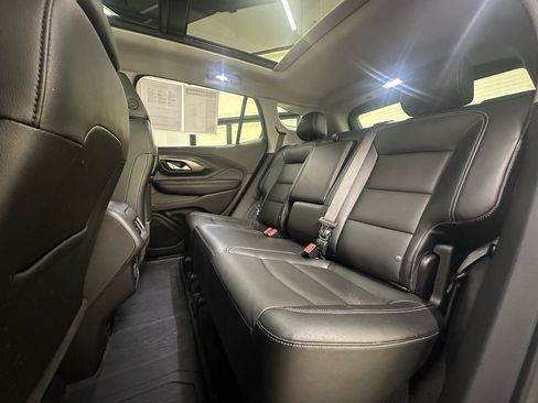 Used 2023 GMC Terrain SLT w/ Infotainment Package II AWD/4WD image 16