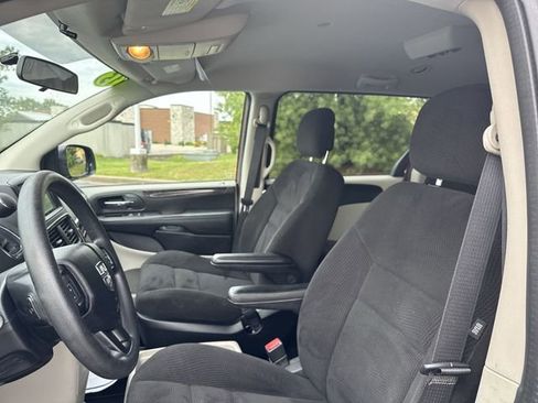 Used 2015 Dodge Grand Caravan SE w/ Quick Order Package 29E SE FWD image 10