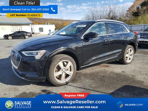 Used 2019 Audi e-tron Prestige w/ Prestige Package image 1