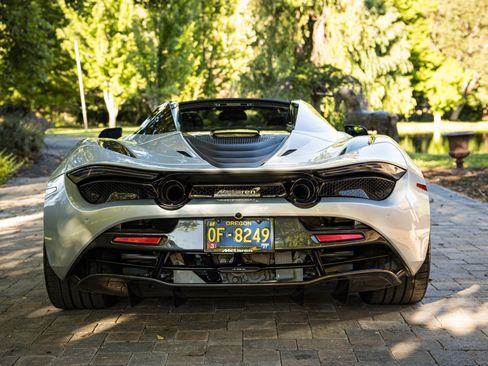 Used 2021 McLaren 720S Performance RWD image 9