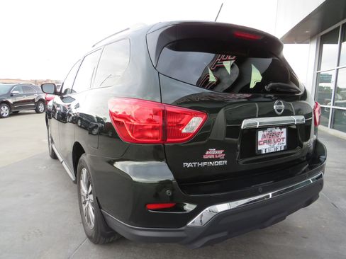 Used 2018 Nissan Pathfinder SV w/ SV All Weather Package image 5