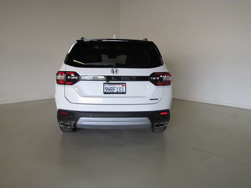 Certified 2023 Honda Pilot Touring image 24