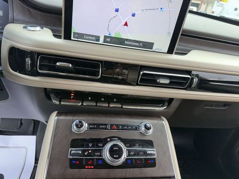 Used 2022 Lincoln Aviator Reserve w/ Equipment Group 201A image 19