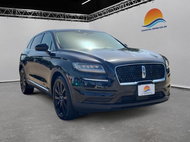 Used 2023 Lincoln Nautilus Reserve w/ Monochromatic Package AWD/4WD image 3