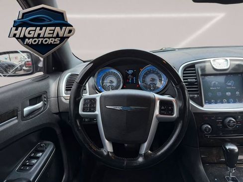 Used 2014 Chrysler 300 C RWD image 22
