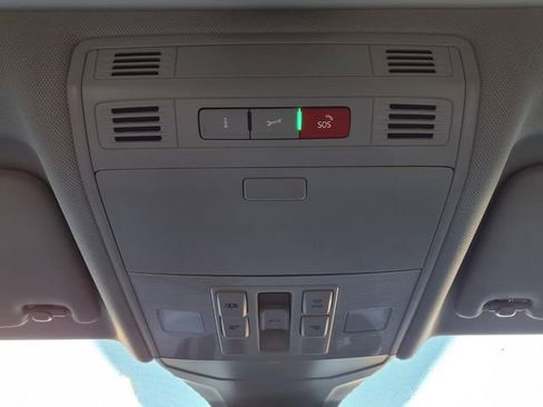 Used 2023 Volkswagen Jetta SE w/ Panoramic Sunroof Package FWD image 12