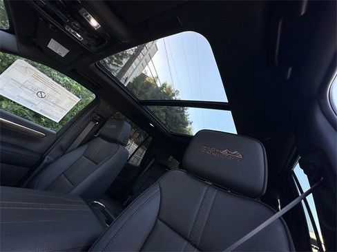 New 2026 Chevrolet Tahoe High Country image 18