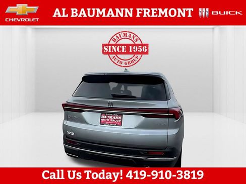 Used 2025 Buick Enclave Preferred image 2