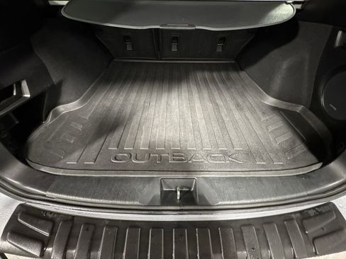 Used 2016 Subaru Outback 3.6R Limited image 34