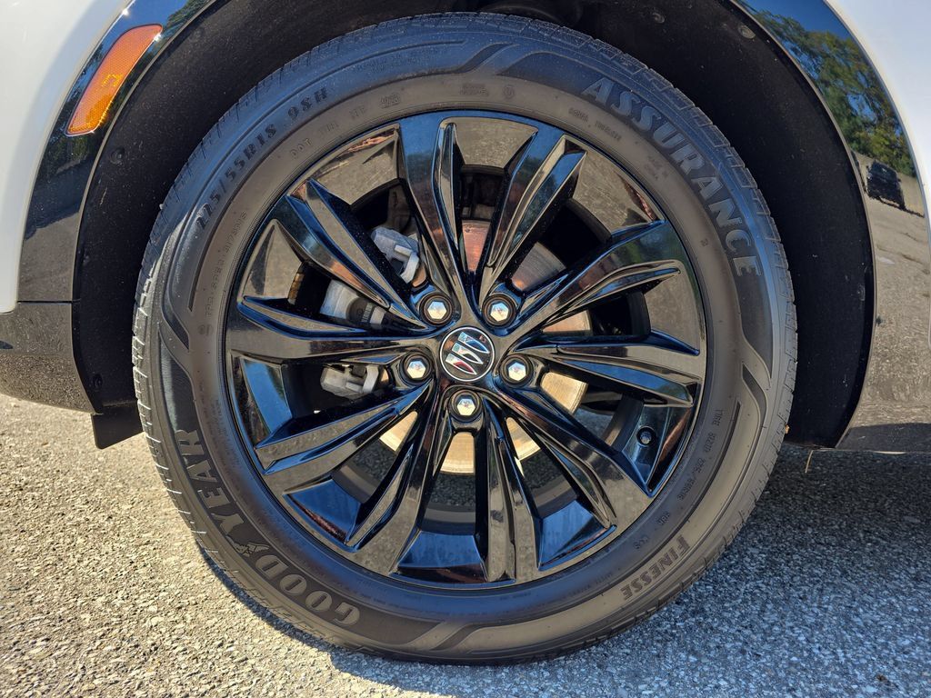 Used 2024 Buick Envista Sport Touring w/ Convenience I Package FWD image 33