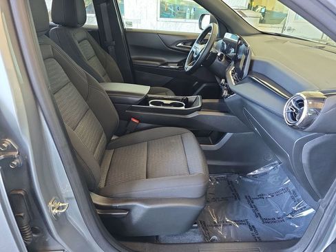 New 2025 Chevrolet Equinox LT image 29